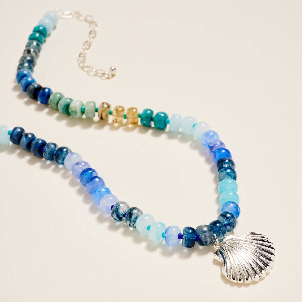 17 Inch Marbled Beaded Shell Pendant Necklace