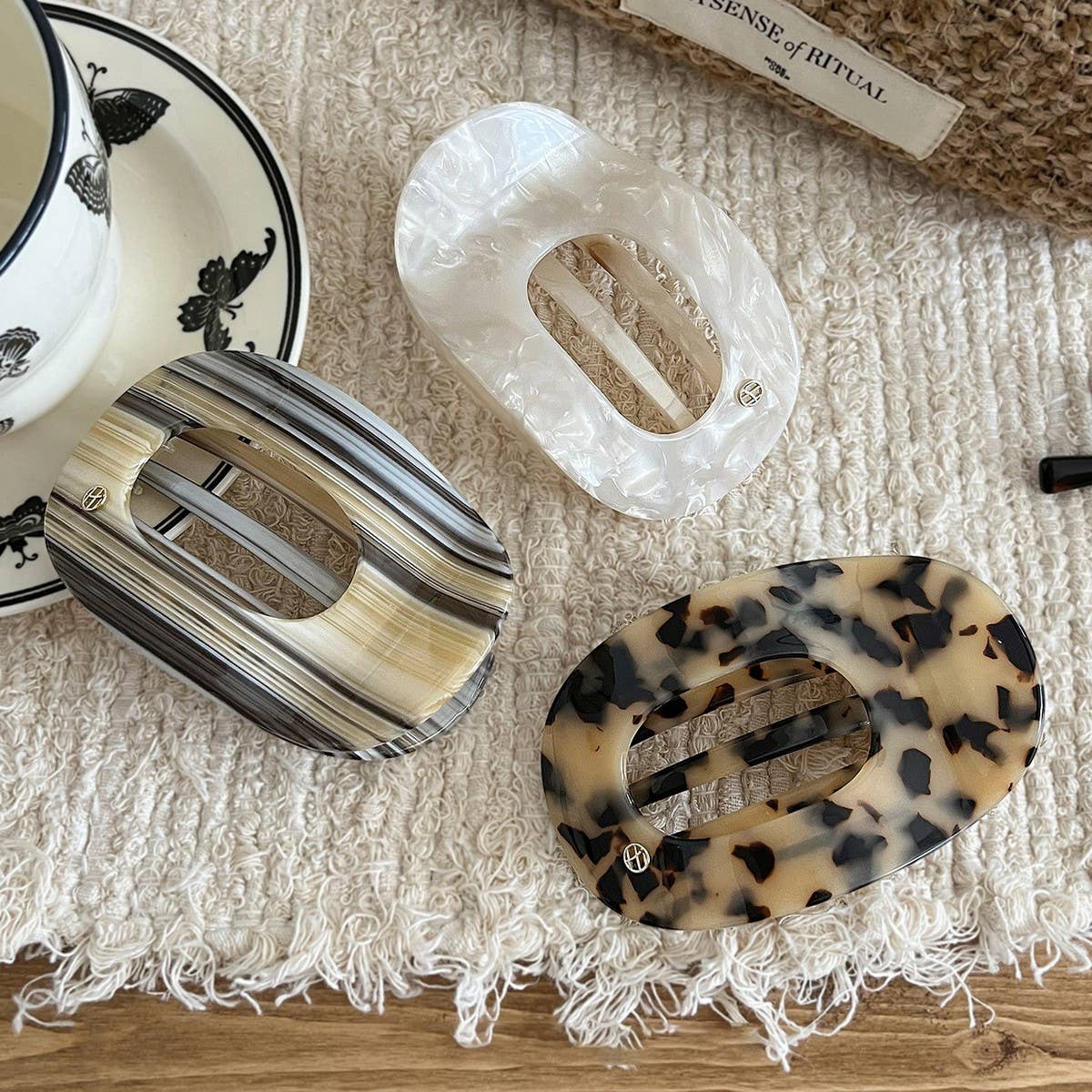 Oval Flat Hair Claw Lazy Retro Shark Clip_CWAHA08044