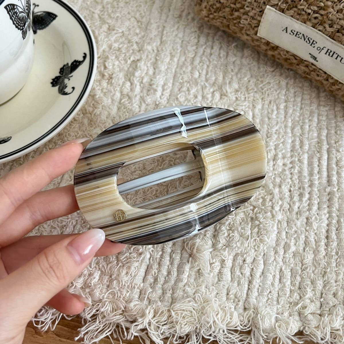 Oval Flat Hair Claw Lazy Retro Shark Clip_CWAHA08044