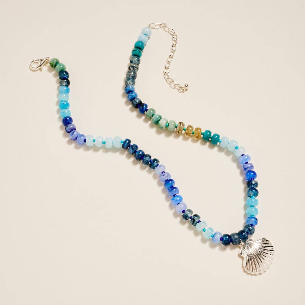 17 Inch Marbled Beaded Shell Pendant Necklace