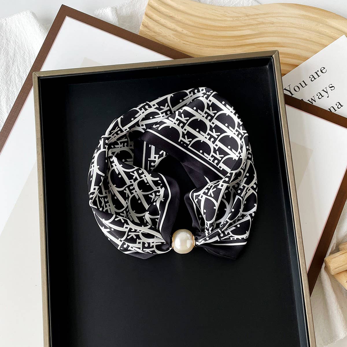 Silky Print Scarf Necklace – Pearl Magnetic Clasp_CWASC0820