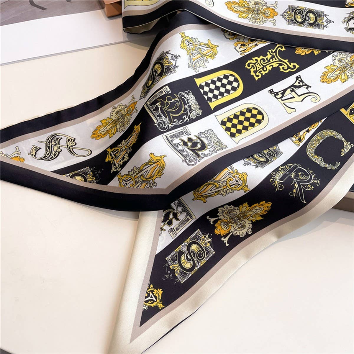 FASHIONABLE AND VERSATILE DOUBLE-LAYER HEAD SCARF_CWASC1513