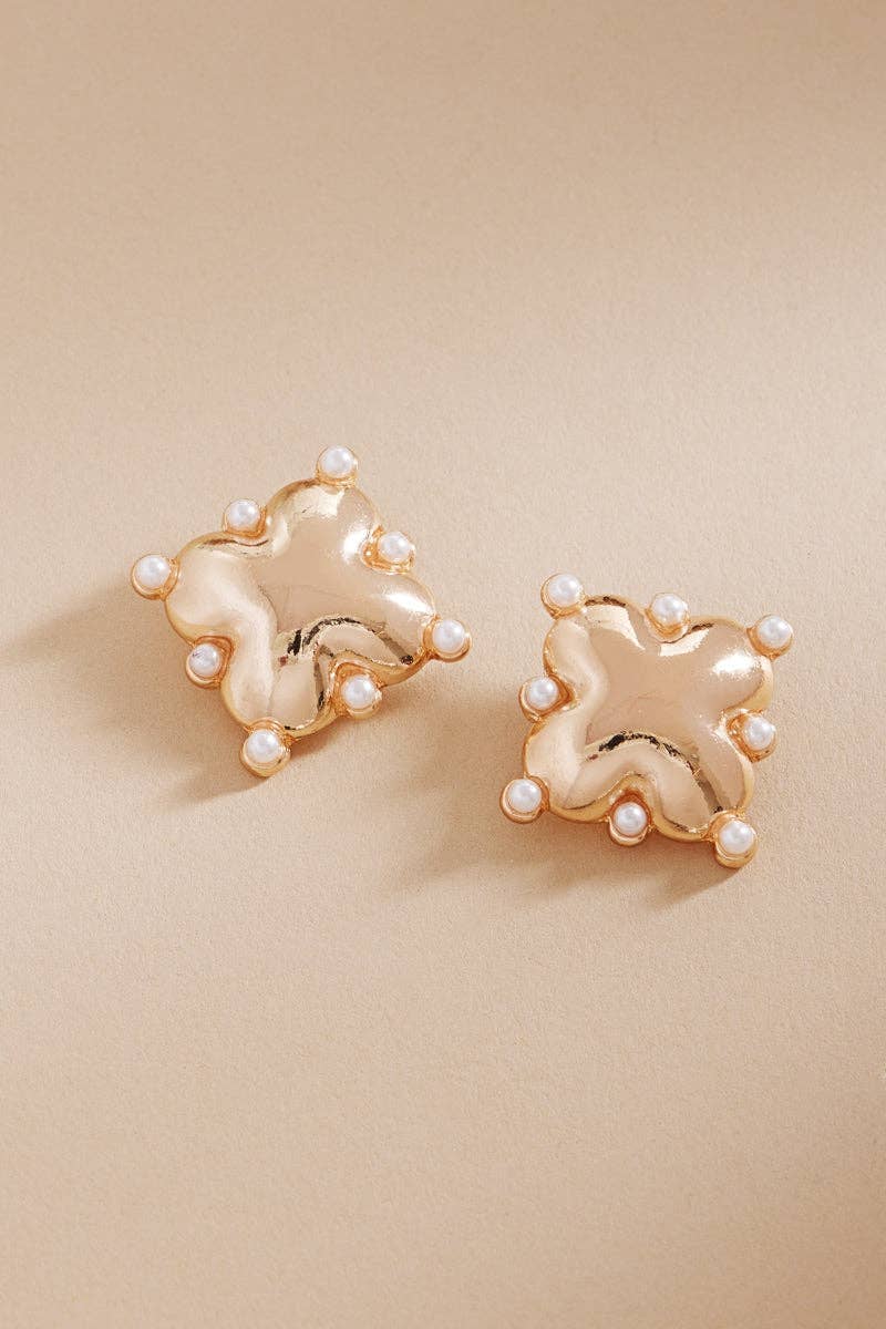 Clover Domed W Pearl Accent Titanium Post Earrings